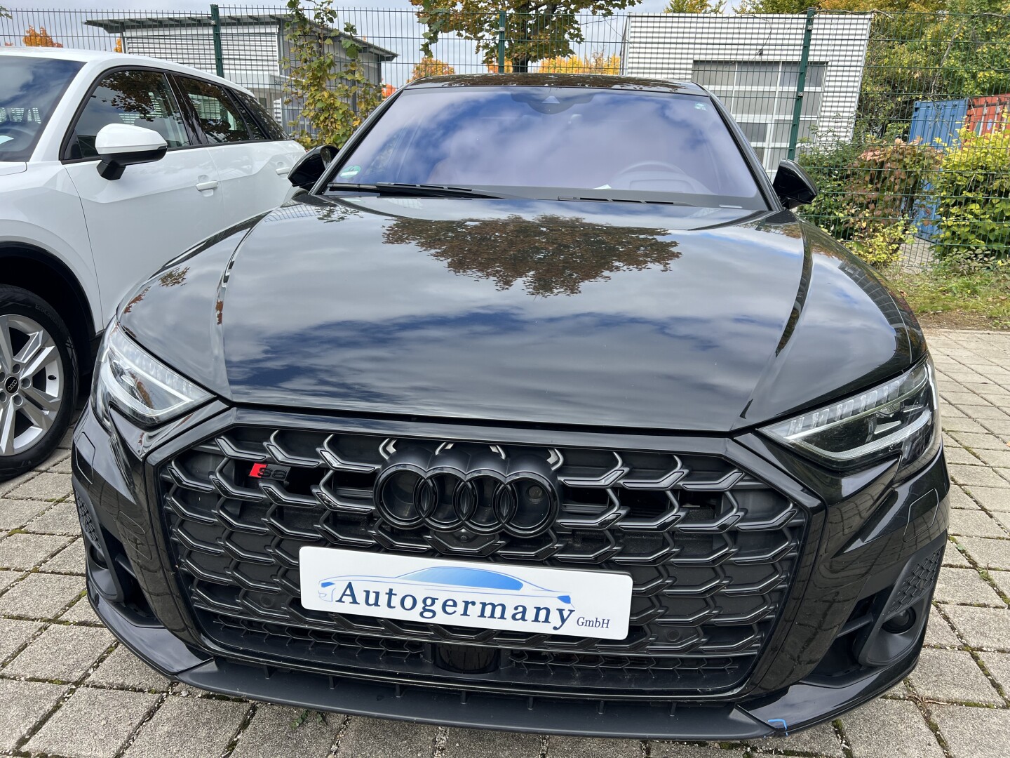 Audi S8 4.0TFSI 571PS Quattro Matrix Black-Paket З Німеччини (129371)