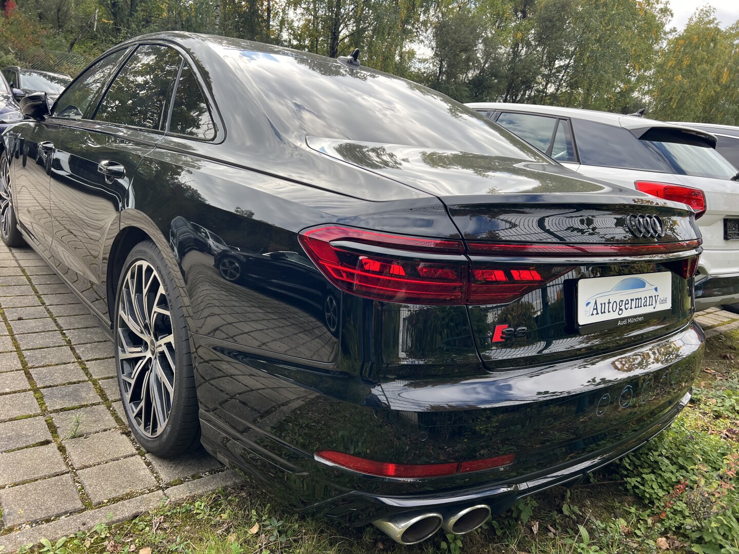 Audi S8 4.0TFSI 571PS Quattro Matrix Black-Paket З Німеччини (129381)