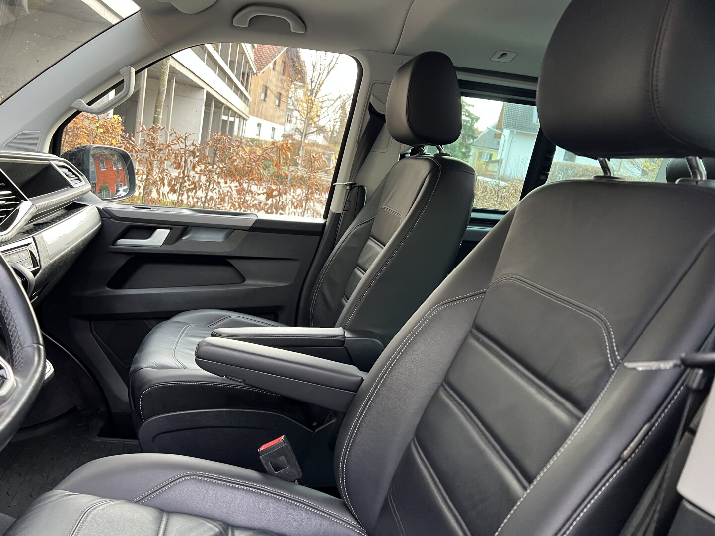 VW T6.1 Multivan 2.0TDI 204PS 4Motion DSG Highline LED З Німеччини (129440)