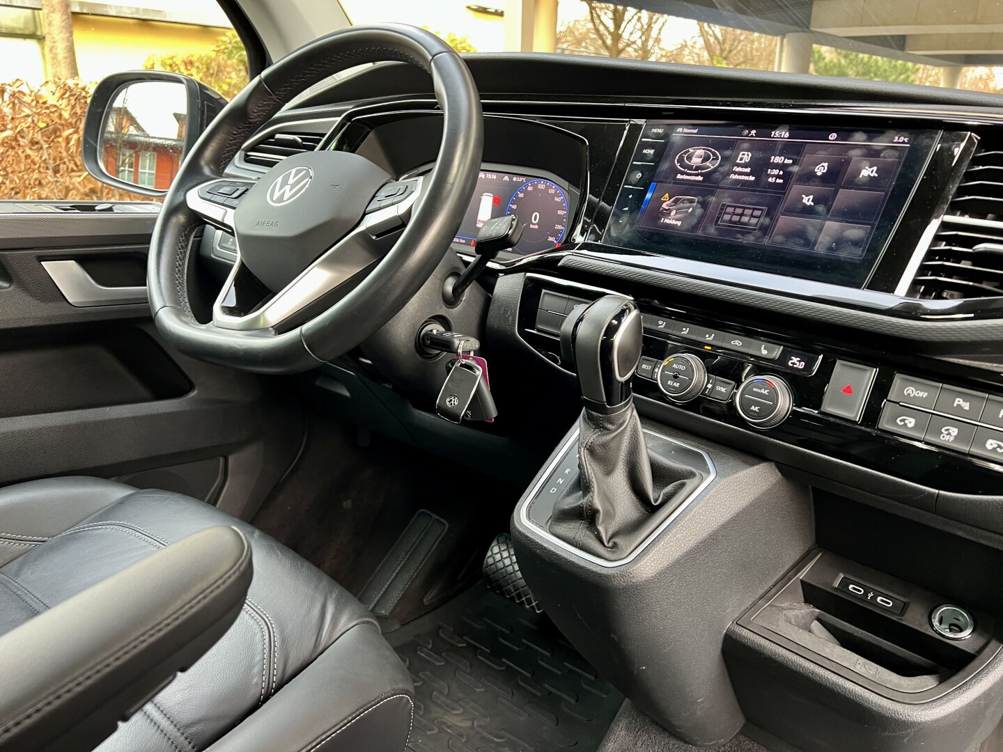 VW T6.1 Multivan 2.0TDI 204PS 4Motion DSG Highline LED З Німеччини (129433)