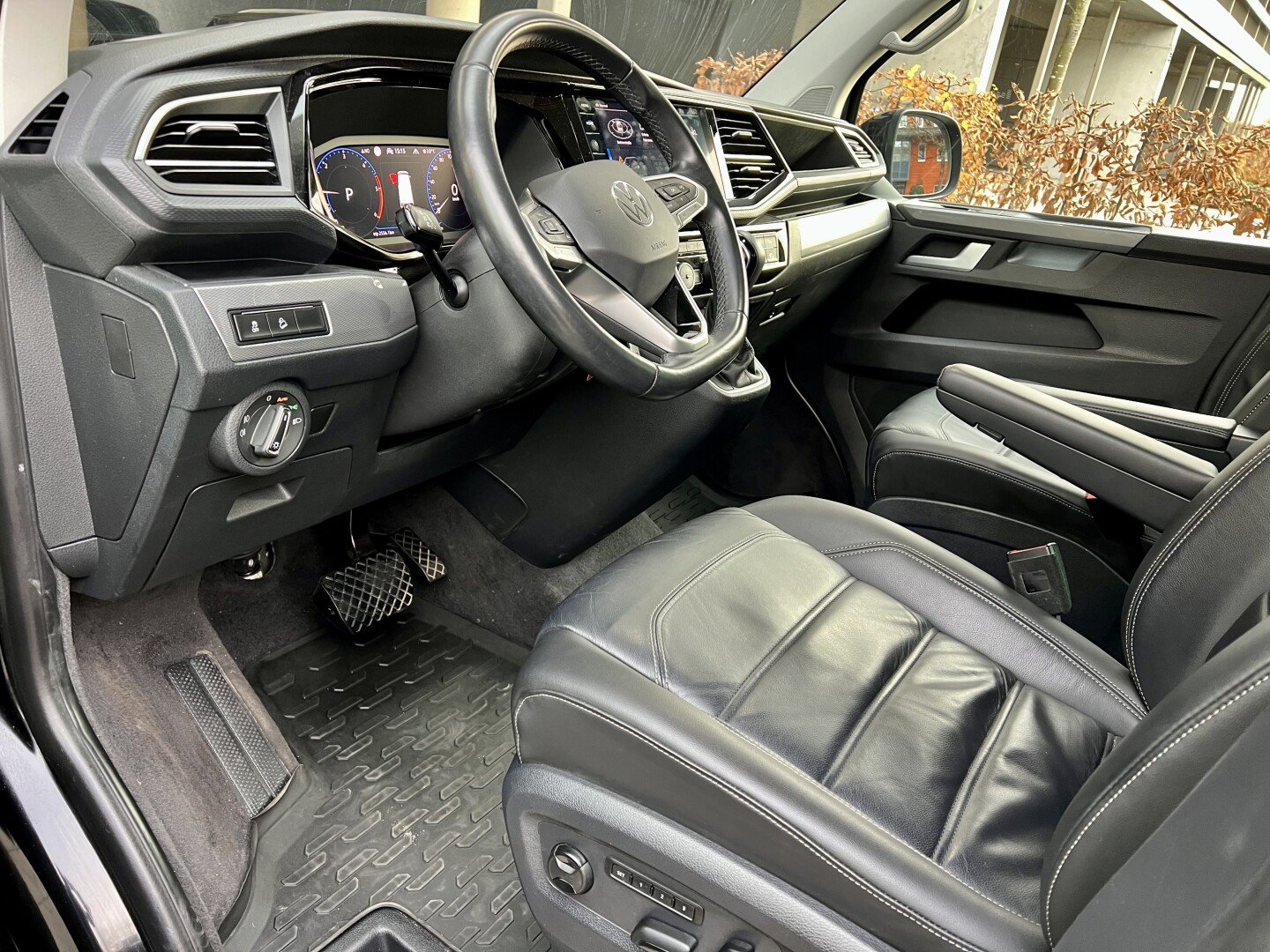 VW T6.1 Multivan 2.0TDI 204PS 4Motion DSG Highline LED З Німеччини (129441)