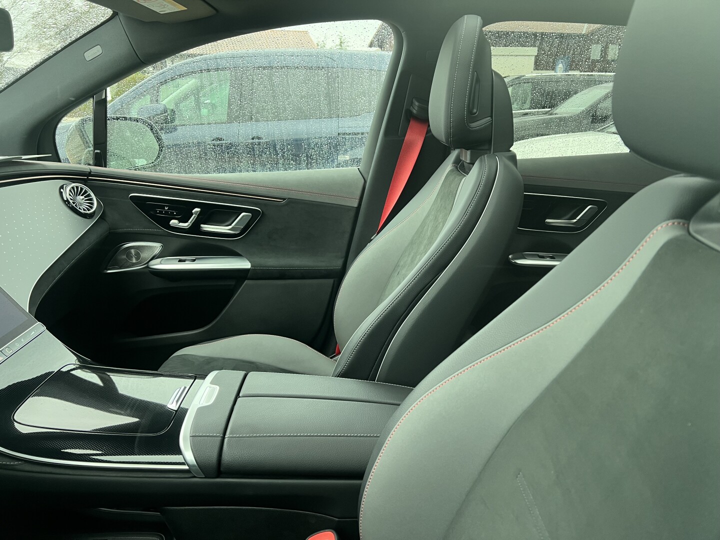 Mercedes-Benz EQE 350+ SUV 292PS AMG 4Matic  З Німеччини (129500)