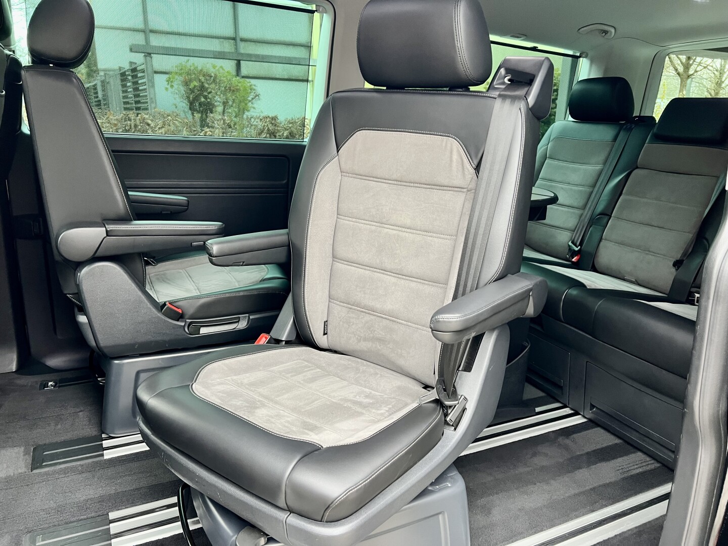 VW Multivan 2.0TDI Lang 4Motion DSG Highline LED З Німеччини (129650)