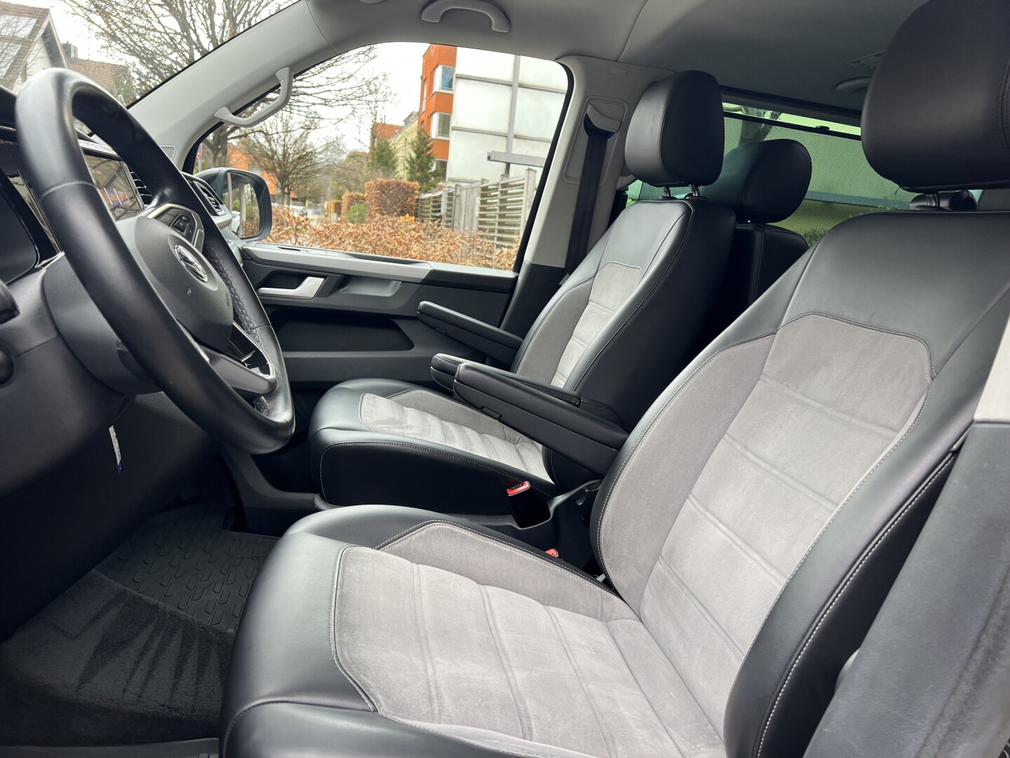 VW Multivan 2.0TDI Lang 4Motion DSG Highline LED З Німеччини (129659)