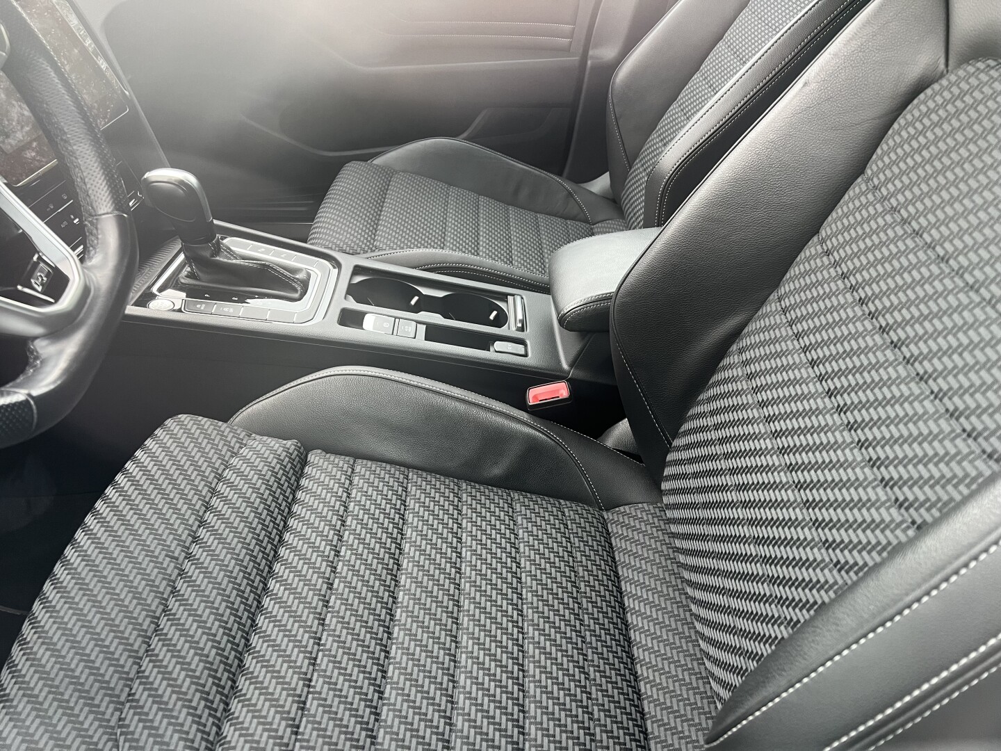 VW Passat 2.0TDI R-Line 200PS 4-Motion DSG LED З Німеччини (129853)