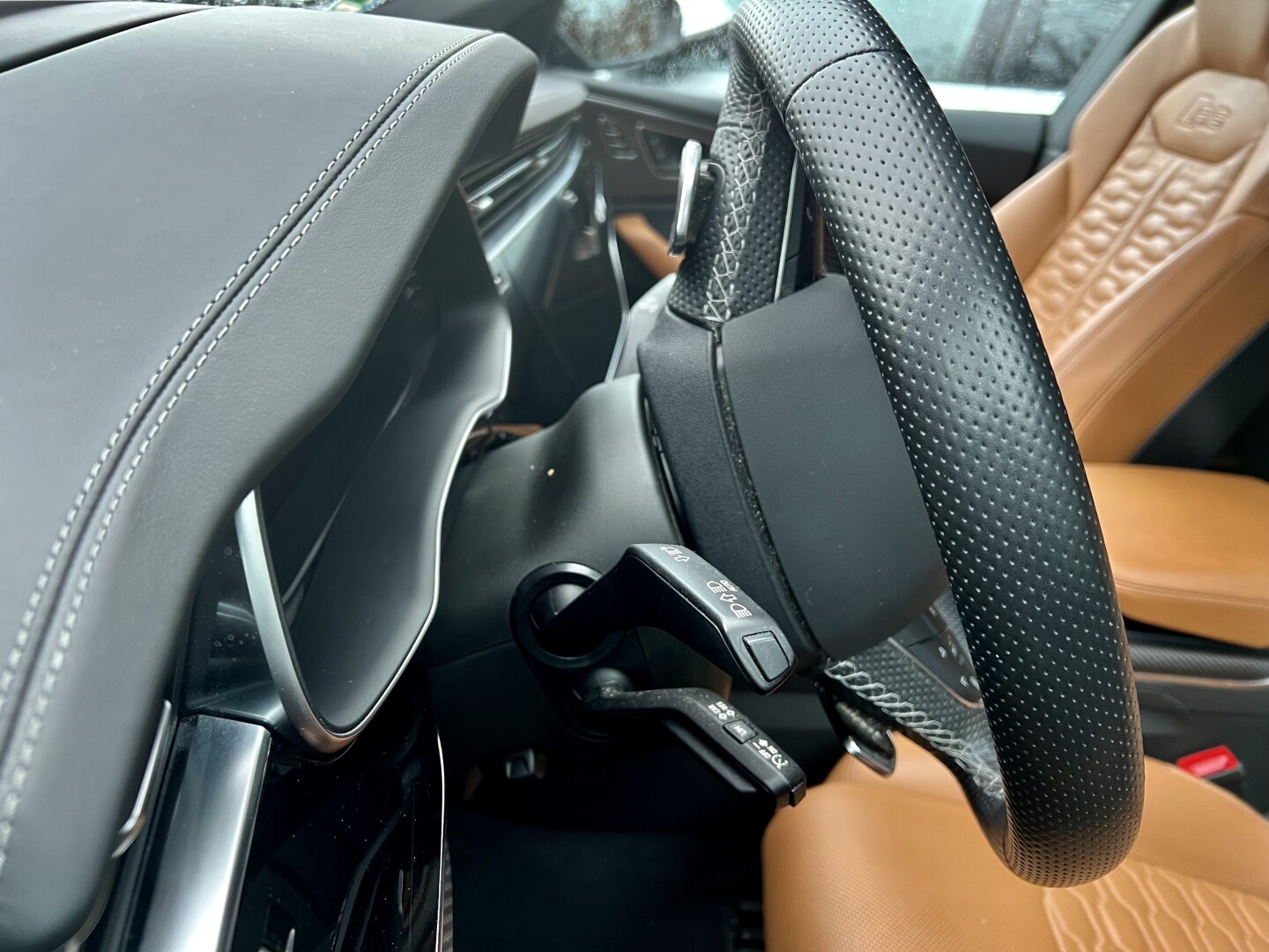 Audi RSQ8 4.0TFSI 600PS Black-Paket Individual З Німеччини (129941)