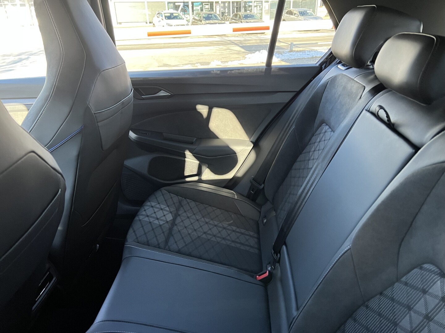 VW Golf 8 R-Line 1.5eTSI DSG Black-Paket IQ-Licht З Німеччини (130152)