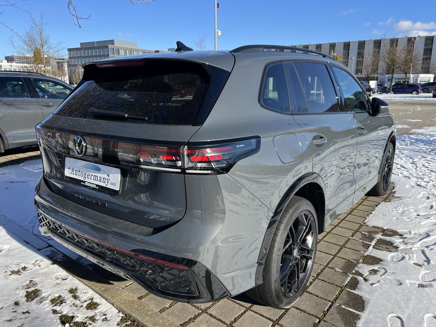 VW Tiguan 2.0TDI R-Line 193PS 4Motion Black-Paket З Німеччини (130265)