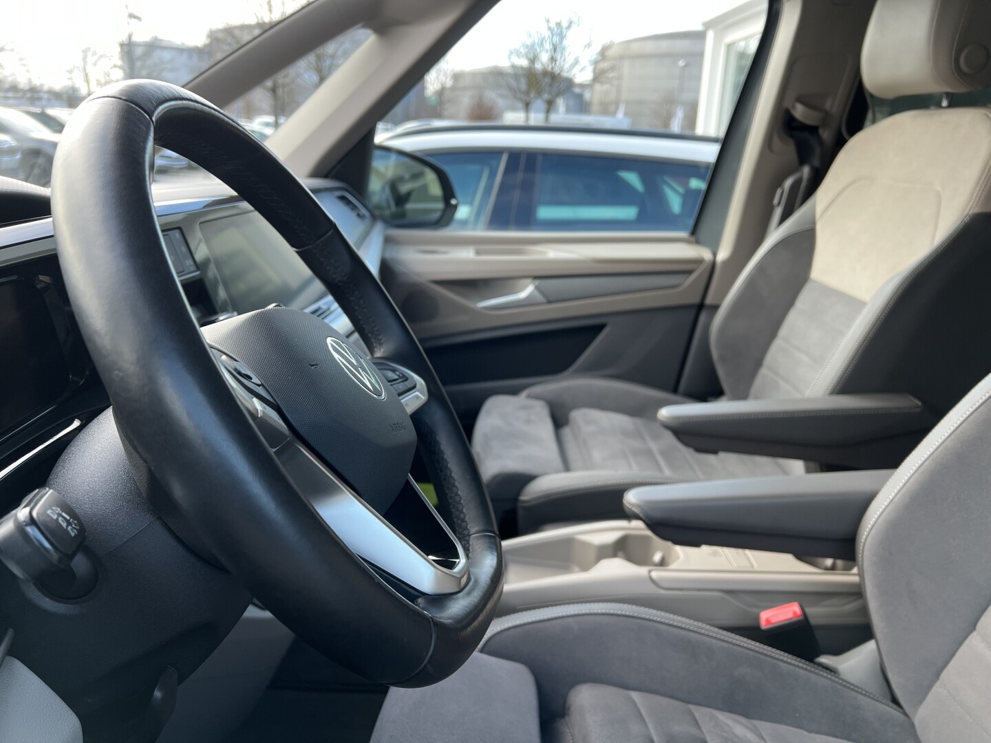 VW Multivan 2.0 TDI Lang DSG Edition LED З Німеччини (130632)