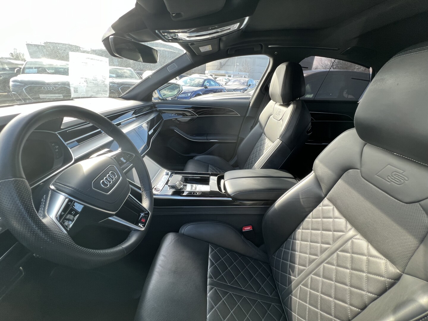 Audi S8 4.0TFSI 571PS Quattro Matrix B&O Black-Paket З Німеччини (130672)