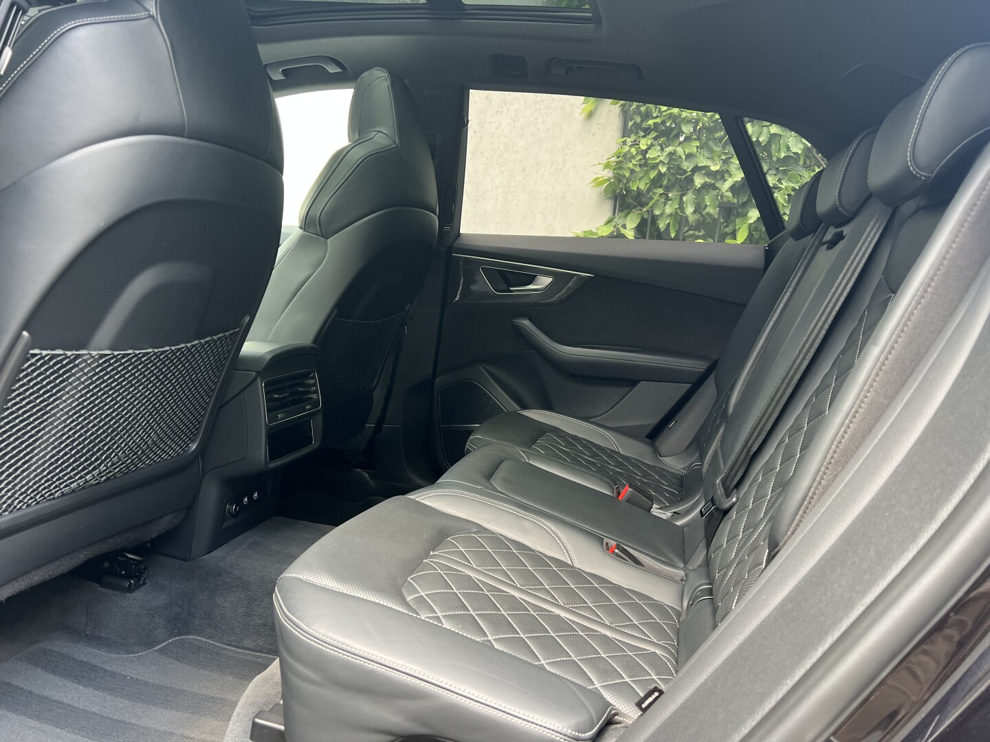 Audi SQ8 4.0TDI Black-Paket Keramik Matrix LED З Німеччини (130899)