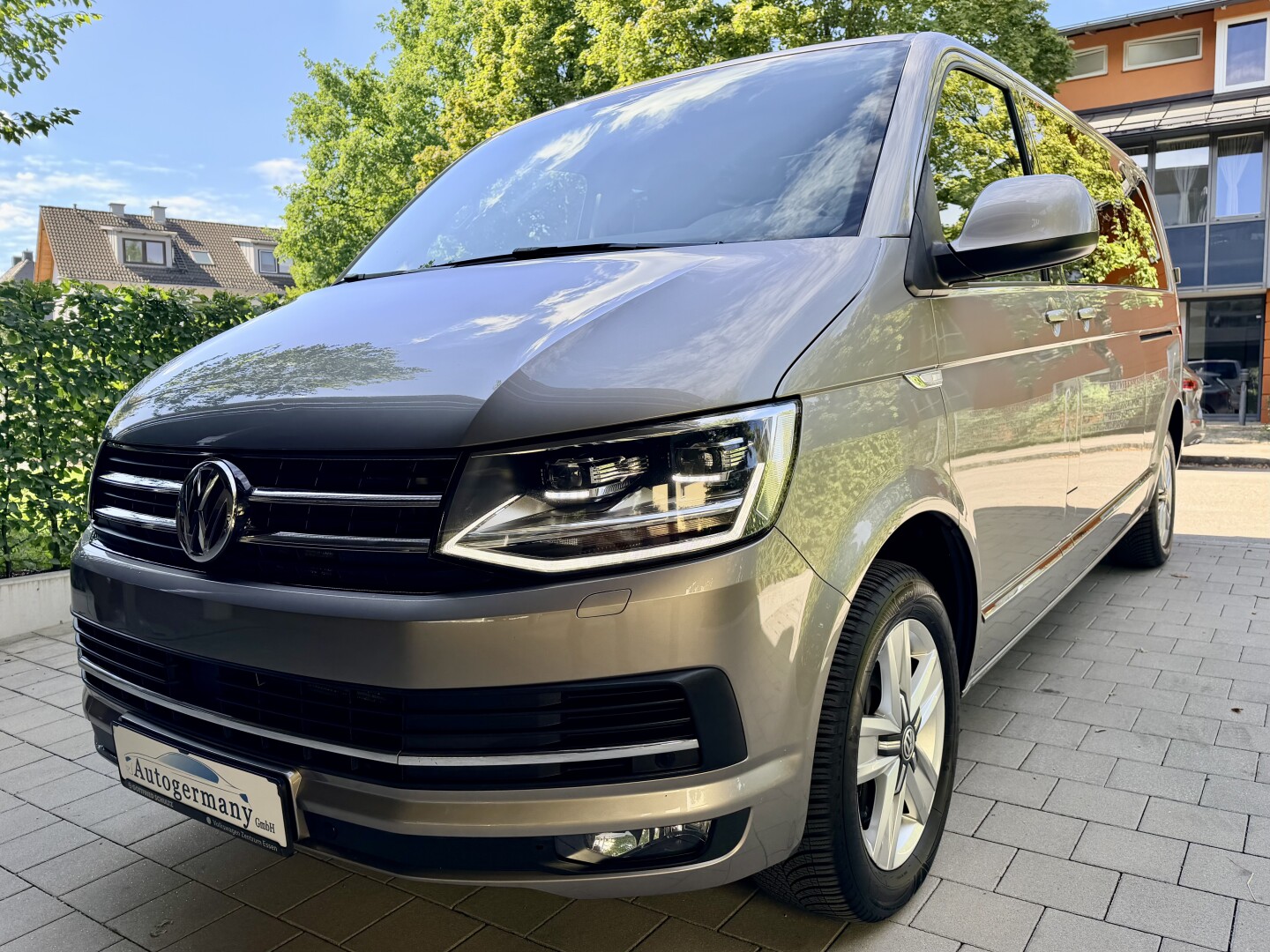 VW Multivan 2.0 TDI 4Motion DSG Lang Heckflügeltüren З Німеччини (131039)