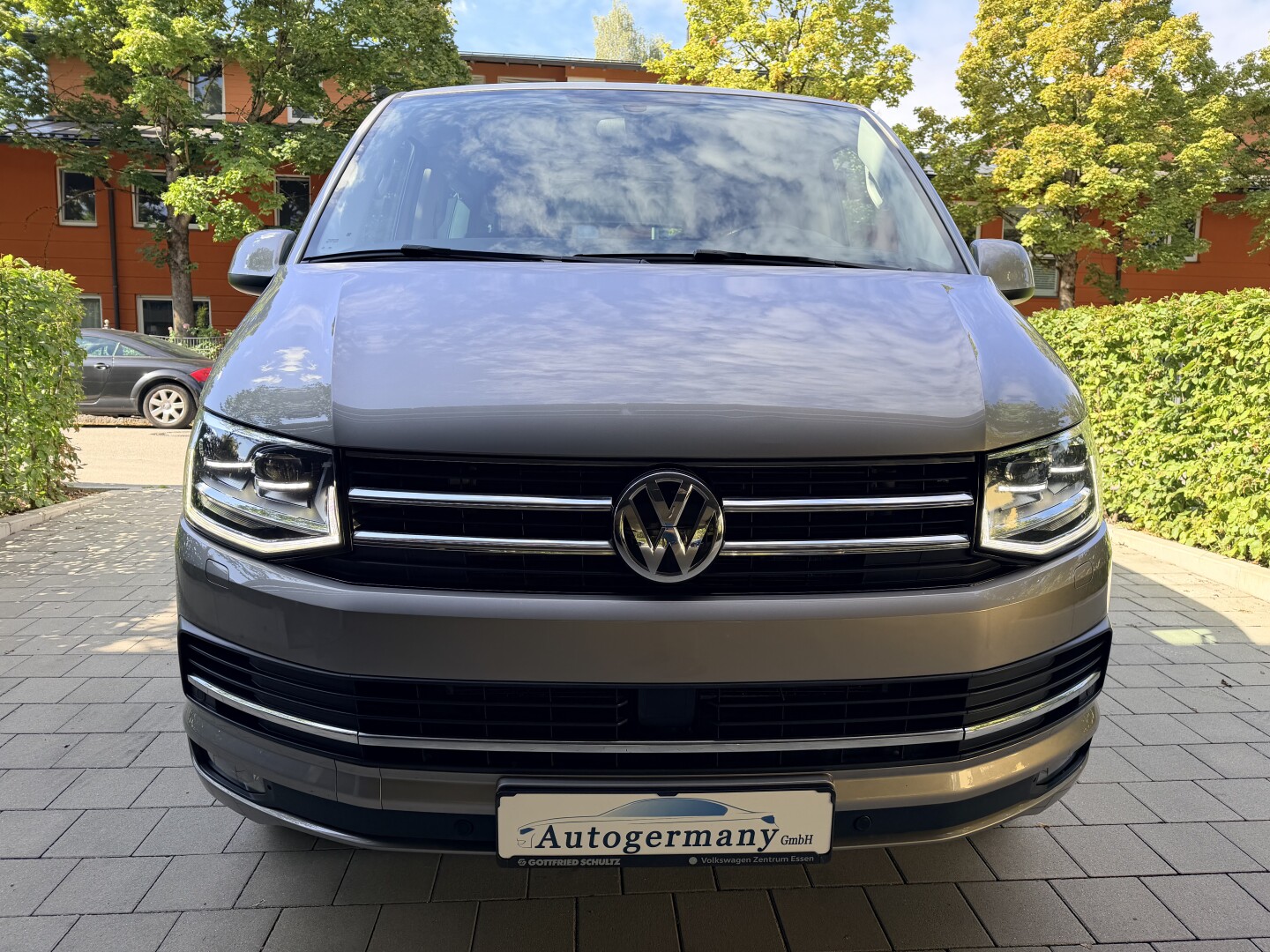 VW Multivan 2.0 TDI 4Motion DSG Lang Heckflügeltüren З Німеччини (131038)