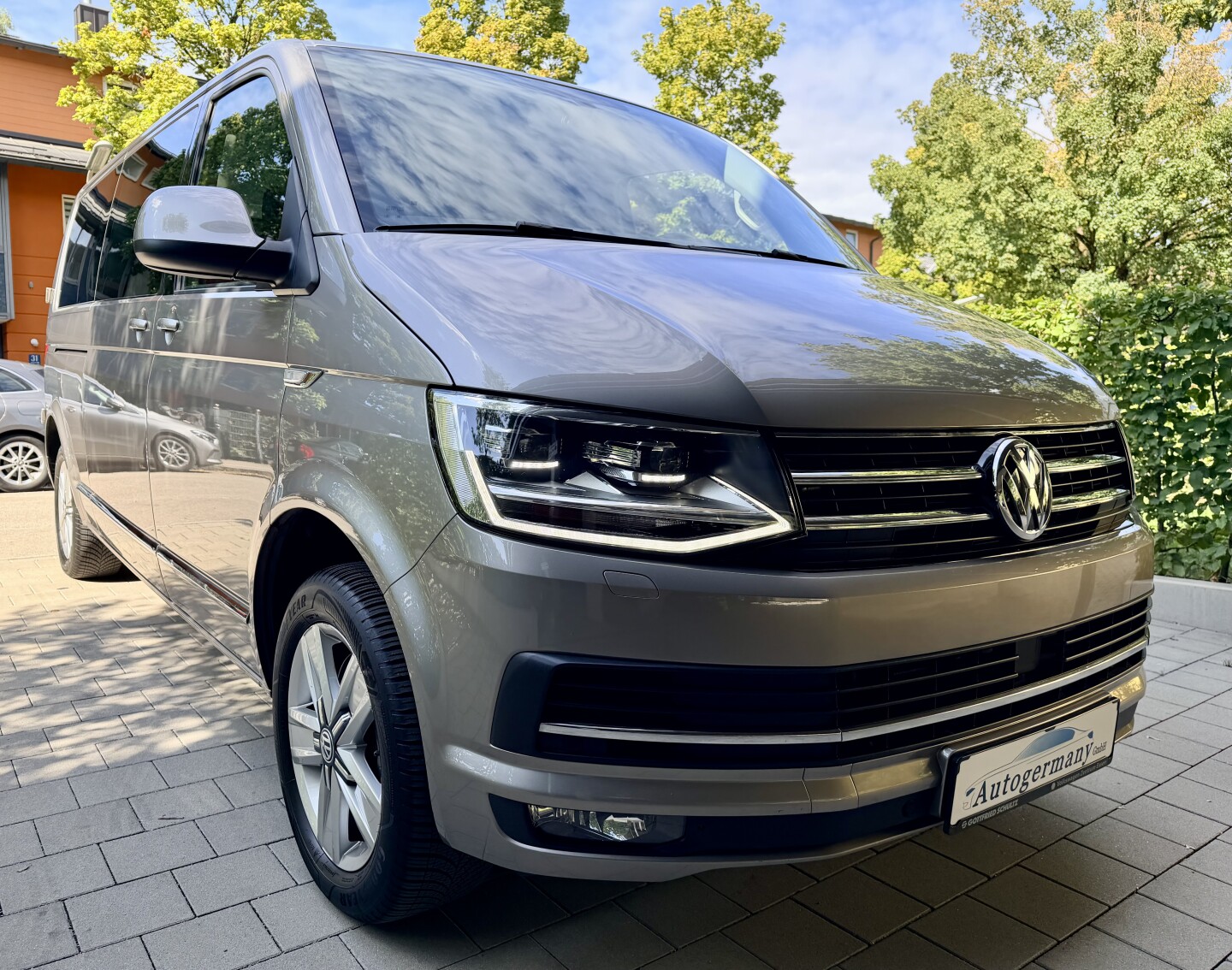 VW Multivan 2.0 TDI 4Motion DSG Lang Heckflügeltüren З Німеччини (131037)