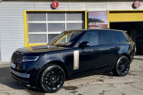 Land Rover Range Rover SWB P615 SV Exclusive Black-Paket